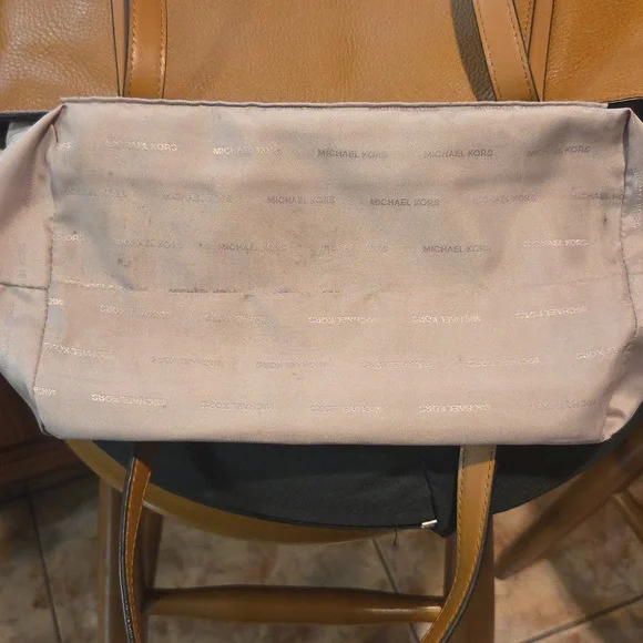 Michael Kors Tan Leather Tote 15x9 - Picture 4 of 7